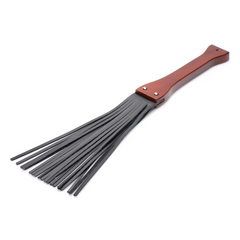 XR Master Lasher flogger, view 3