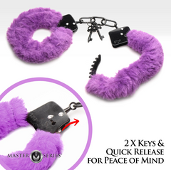 Detail shot highlighting quick-release button and two included keys for safety and peace of mind