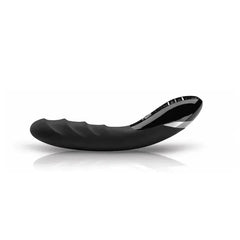 Horizontal view of Sizzling Simon displaying gentle curve and ribbed texture along shaft