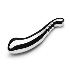 Le Wand Contour stainless wand angled to show ridged grip section mid-shaft
