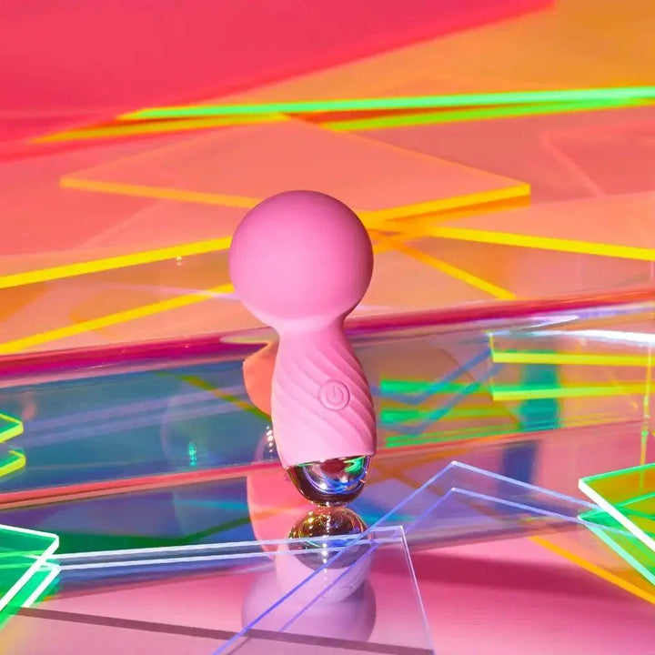 Love to Love Itsy Bitsy Mini Wand Vibrator - Dreamy Desire